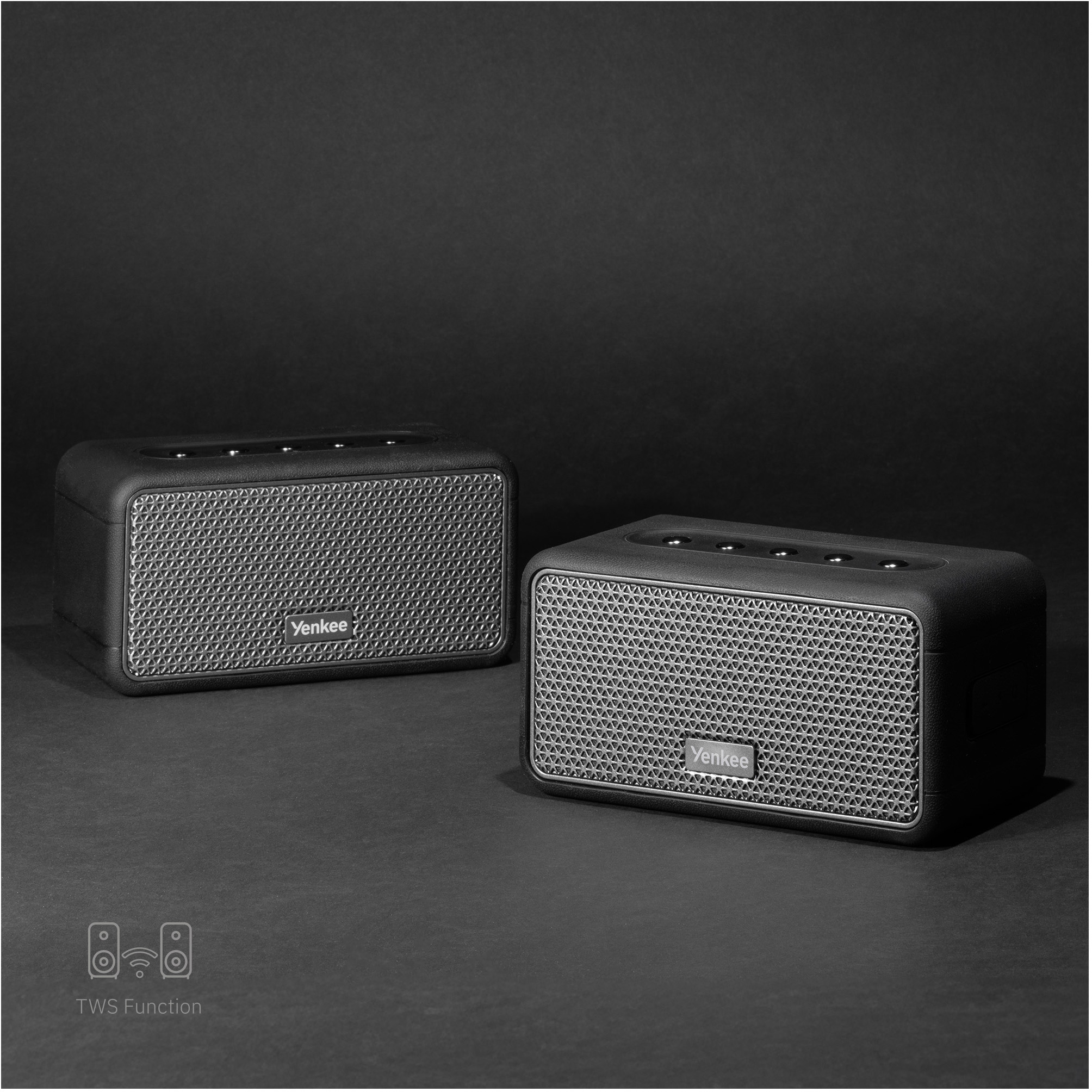 <strong>Dźwięk przestrzenny ze stereo efektem</strong>